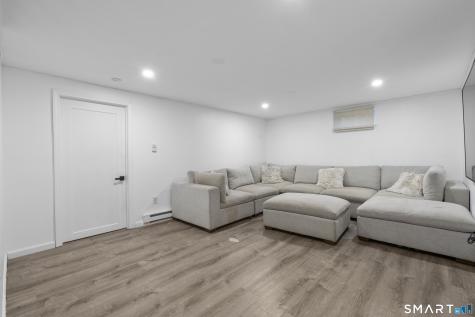 948 Wayne Street Bridgeport CT 06606