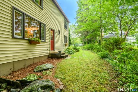 24 Yale Avenue Middlebury CT 06762