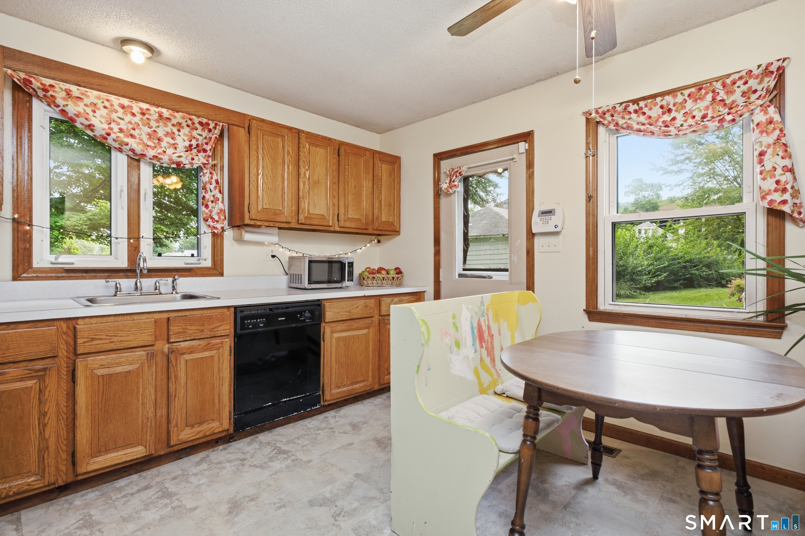 24 Yale Avenue Middlebury CT 06762