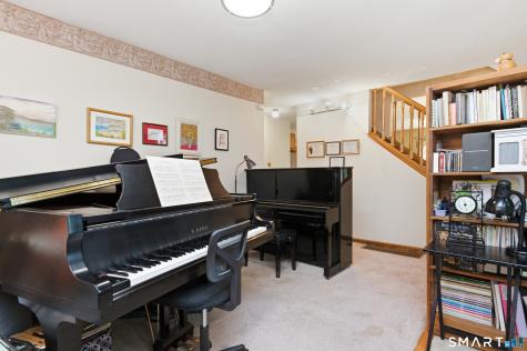 24 Yale Avenue Middlebury CT 06762