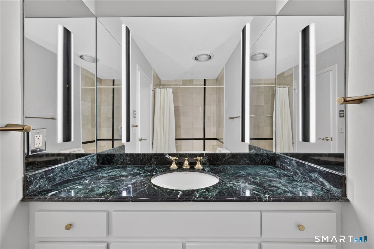 31 Book Hill Road Essex CT 06426
