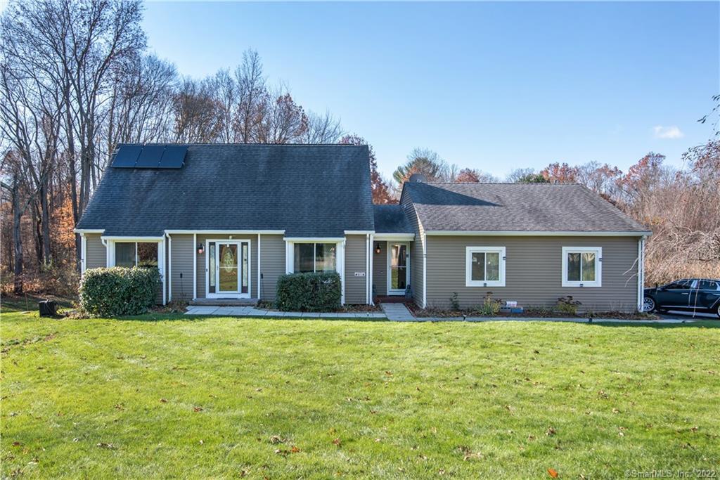 16 Lynn Circle Bloomfield CT 06002