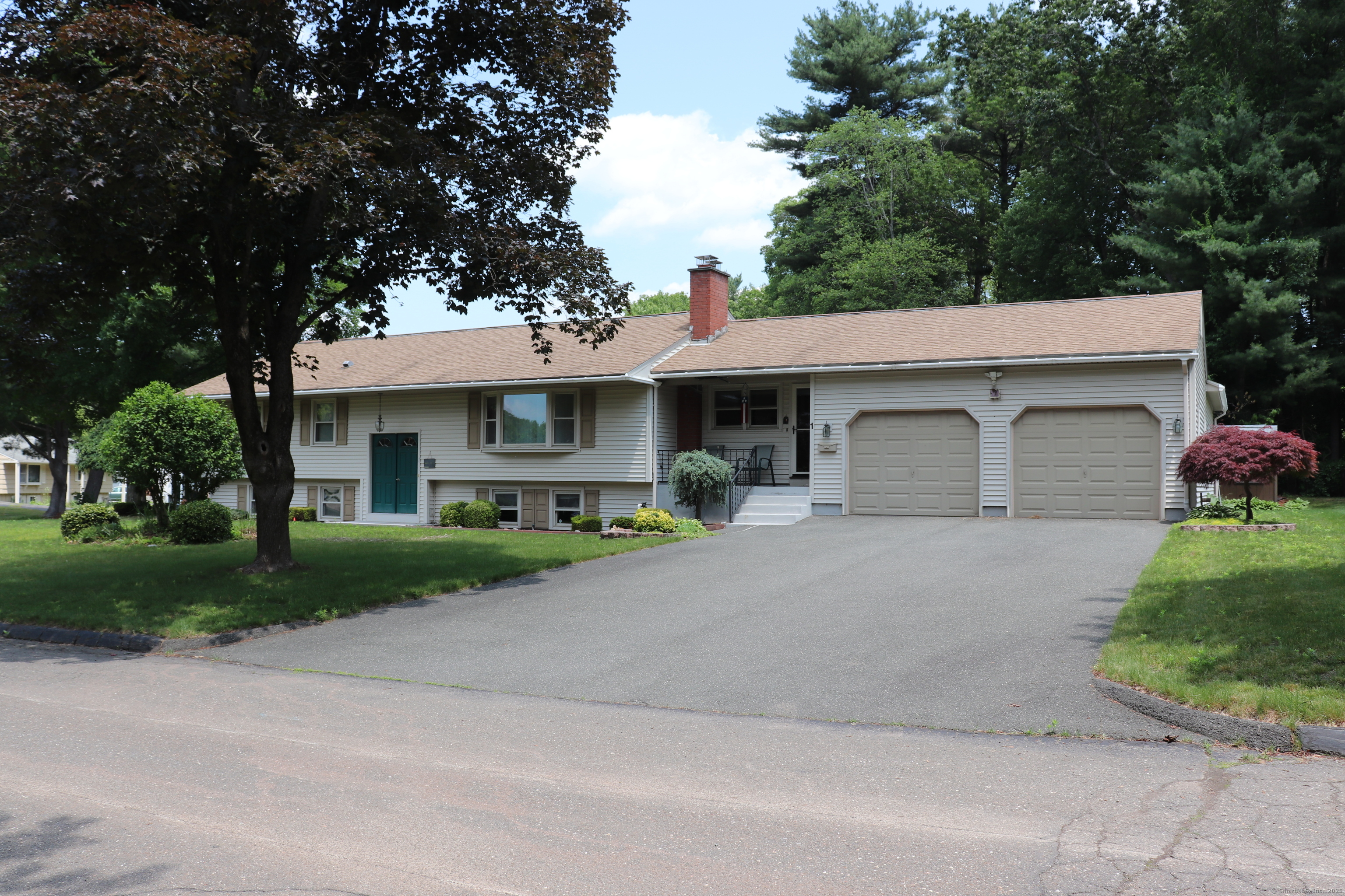 1 Sunrise Circle Enfield CT 06082