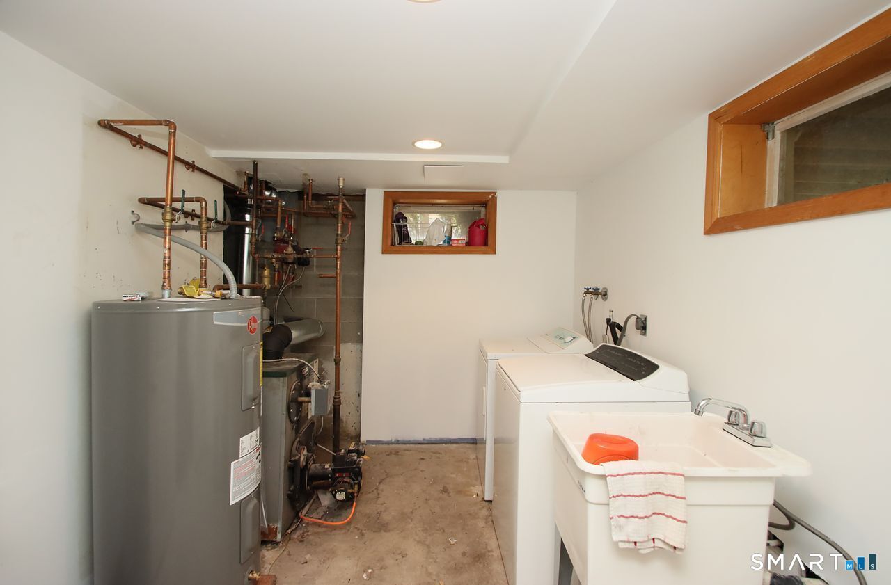34 Sherry Lane New Milford CT 06776