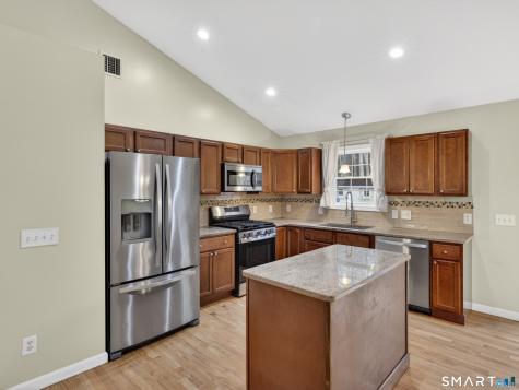 40 Carol Drive Montville CT 06382