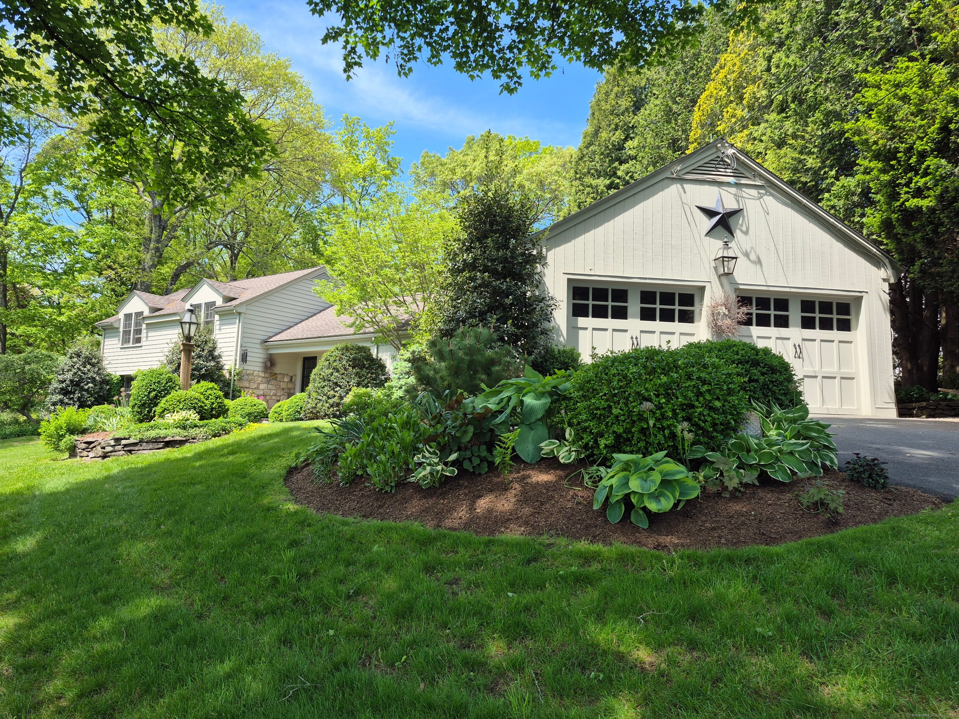 2 Ridgewood Drive Danbury CT 06811
