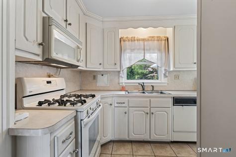4 Mckinnel Court Branford CT 06405