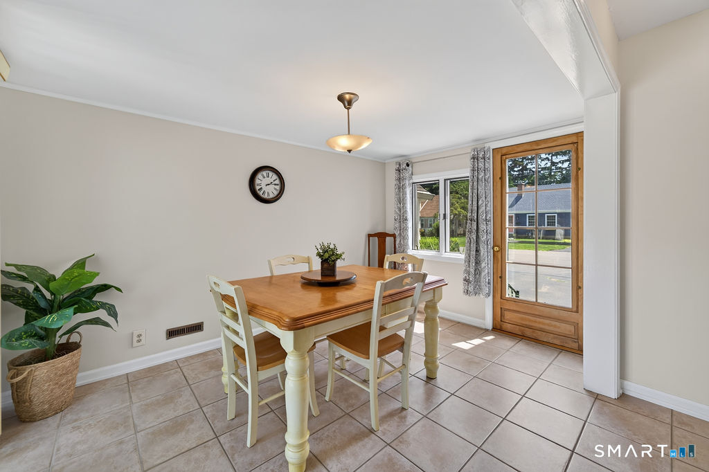 4 Mckinnel Court Branford CT 06405