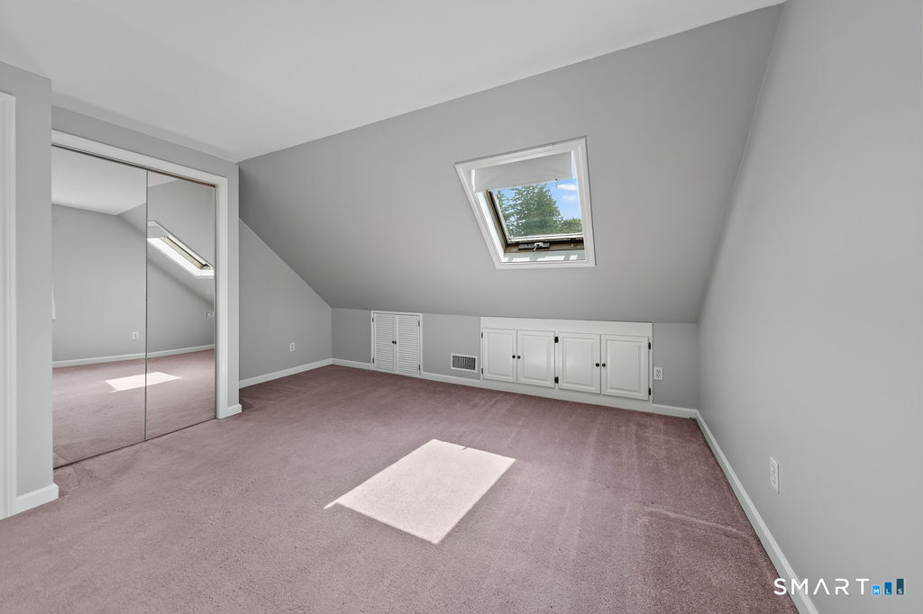 4 Mckinnel Court Branford CT 06405