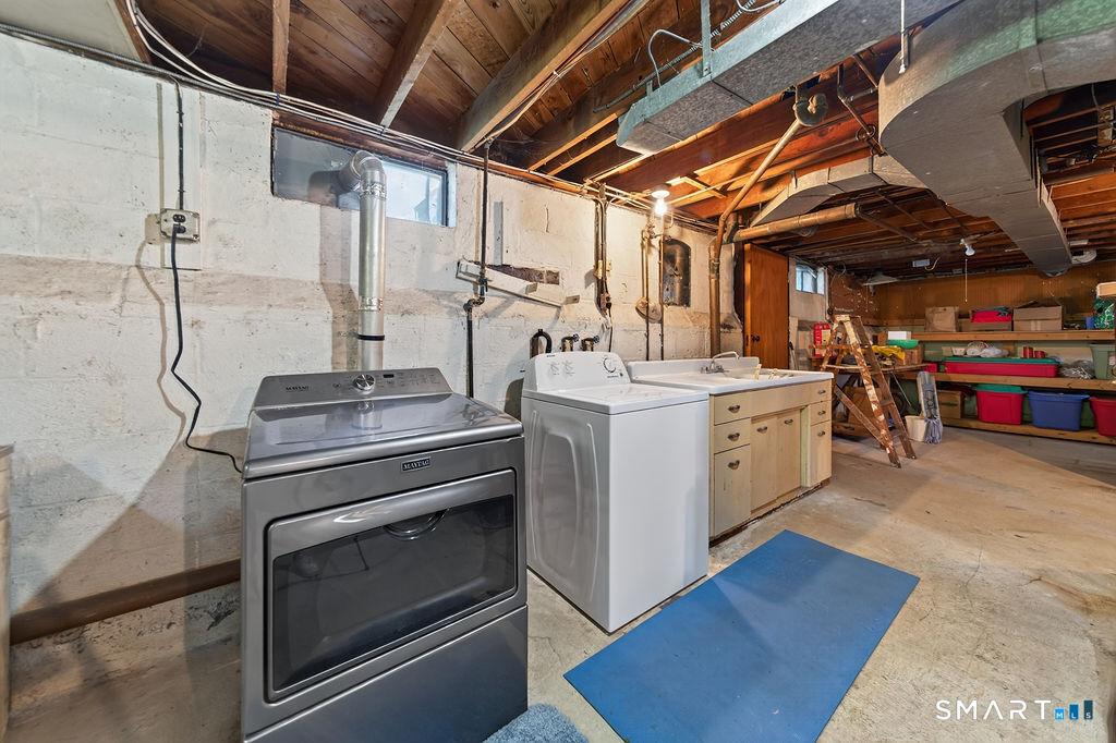 4 Mckinnel Court Branford CT 06405