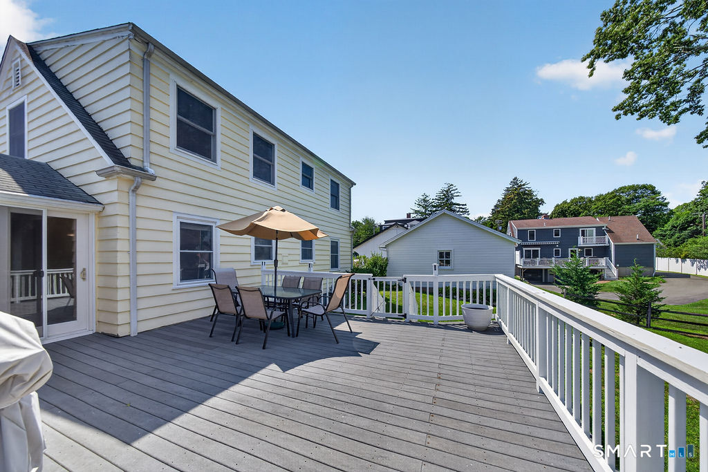 4 Mckinnel Court Branford CT 06405