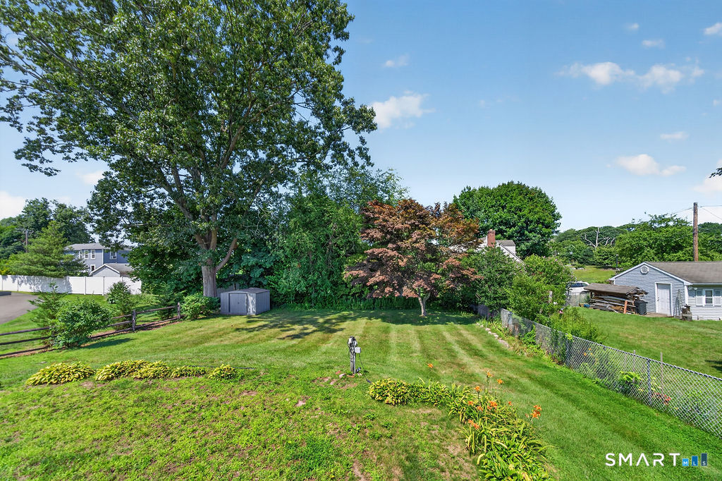 4 Mckinnel Court Branford CT 06405