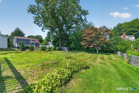 4 Mckinnel Court Branford CT 06405