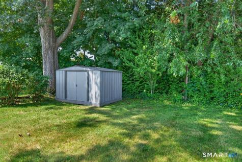 4 Mckinnel Court Branford CT 06405