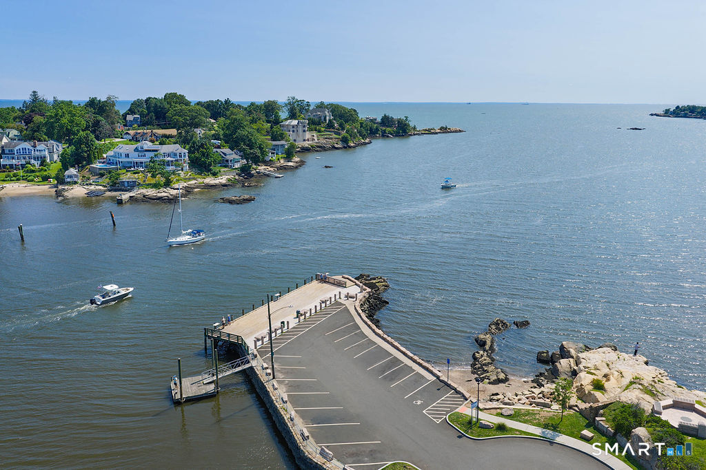 4 Mckinnel Court Branford CT 06405