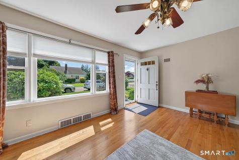 4 Mckinnel Court Branford CT 06405