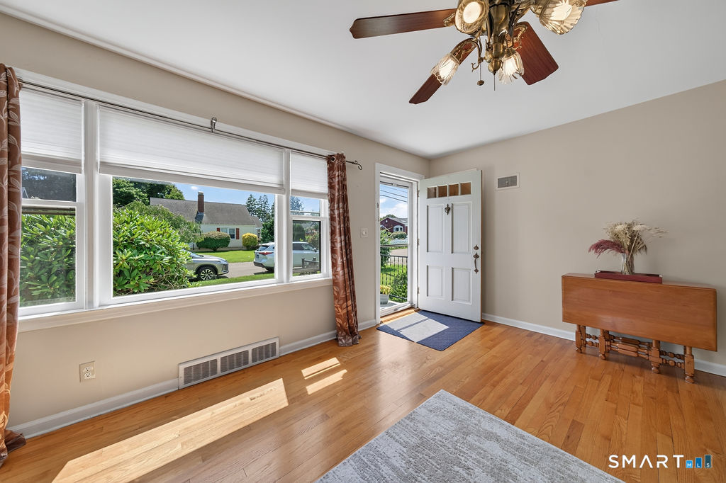 4 Mckinnel Court Branford CT 06405
