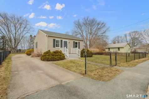 209 Midway Oval Groton CT 06340