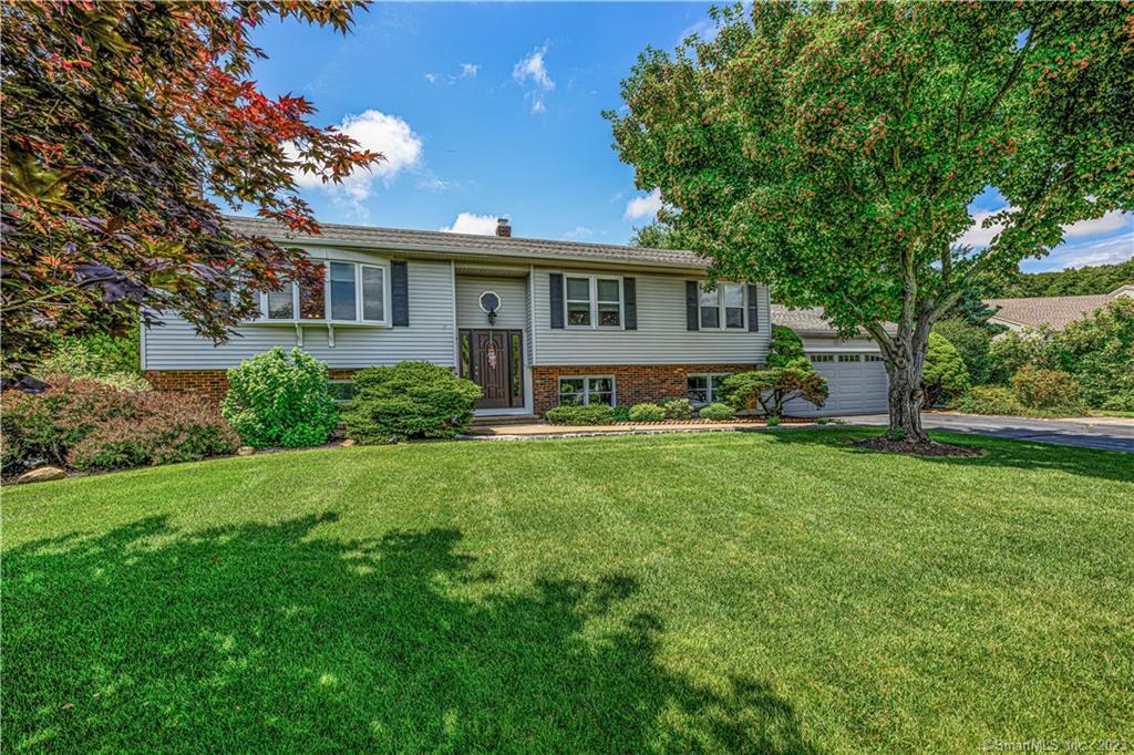 15 Katie Lane North Haven CT 06473