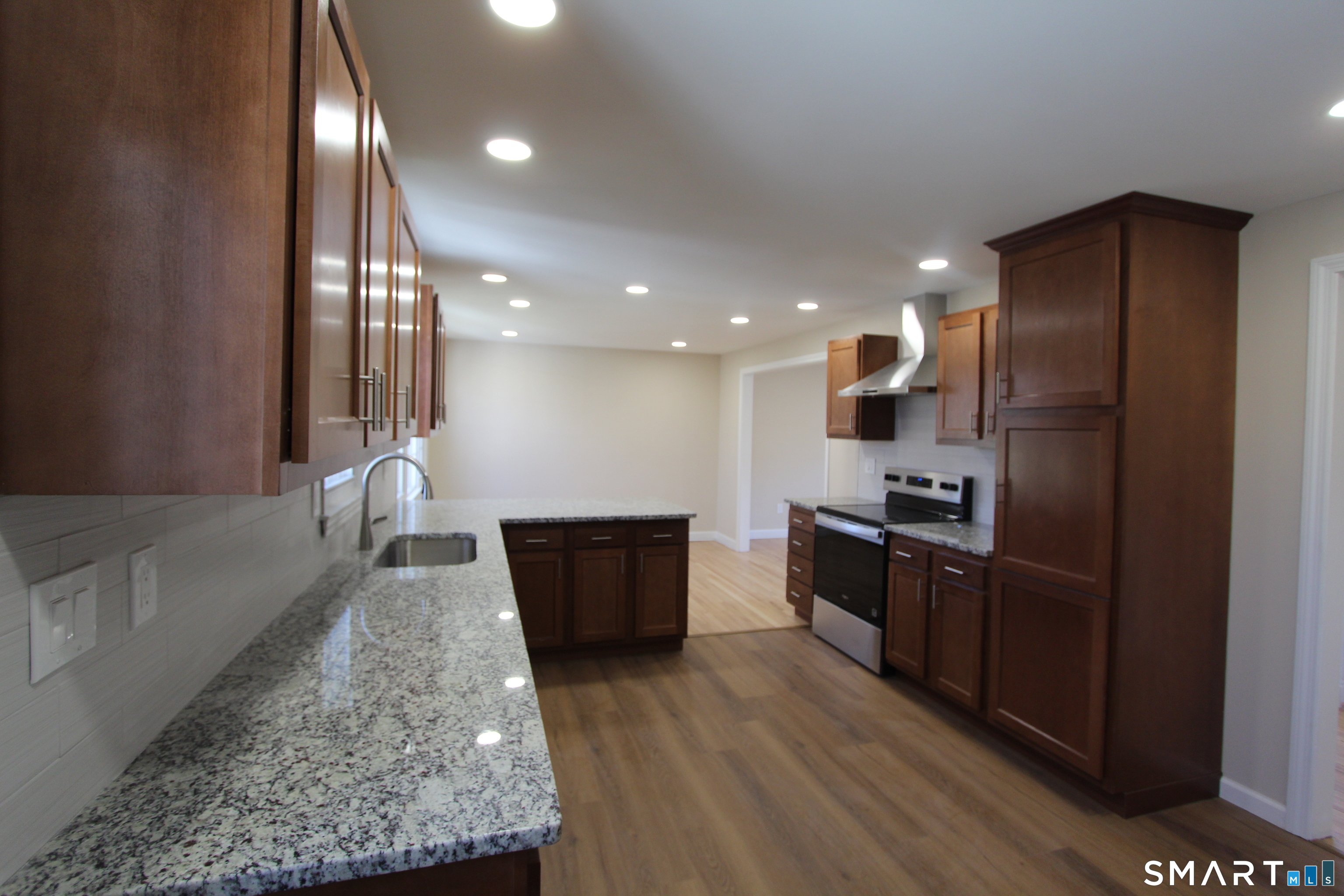 32 Lexington Circle Newington CT 06111
