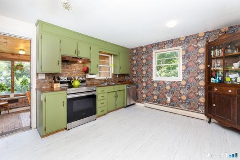 31 Ford Avenue Norwich CT 06360