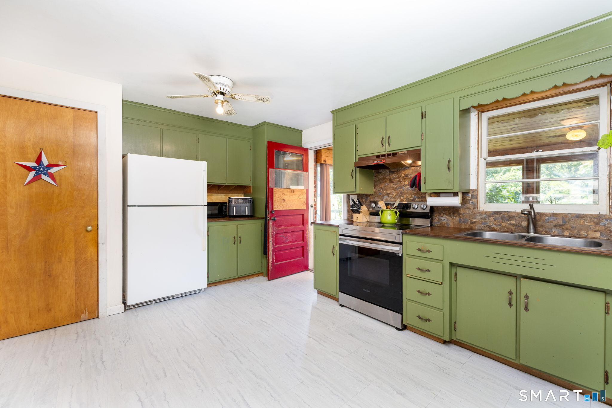 31 Ford Avenue Norwich CT 06360