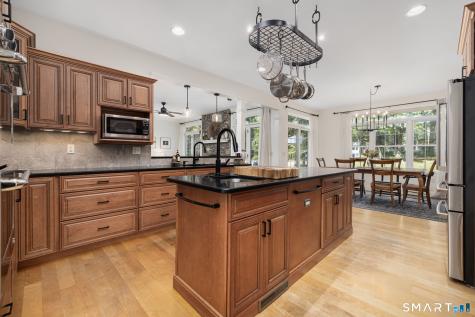 15 Brookside Landing Putnam CT 06260