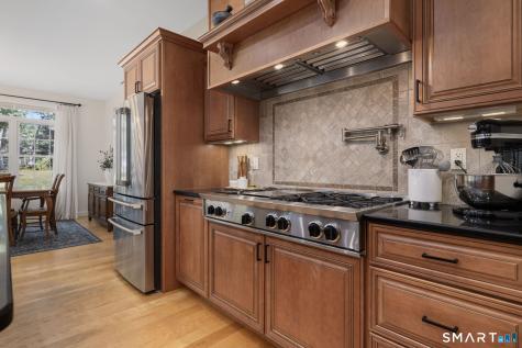 15 Brookside Landing Putnam CT 06260