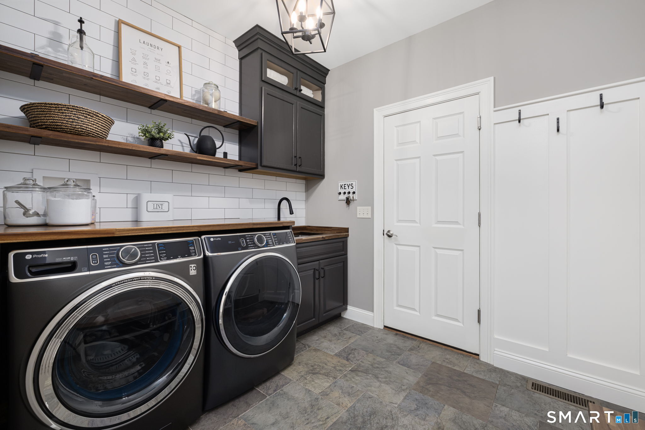 15 Brookside Landing Putnam CT 06260
