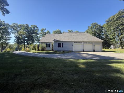15 Brookside Landing Putnam CT 06260