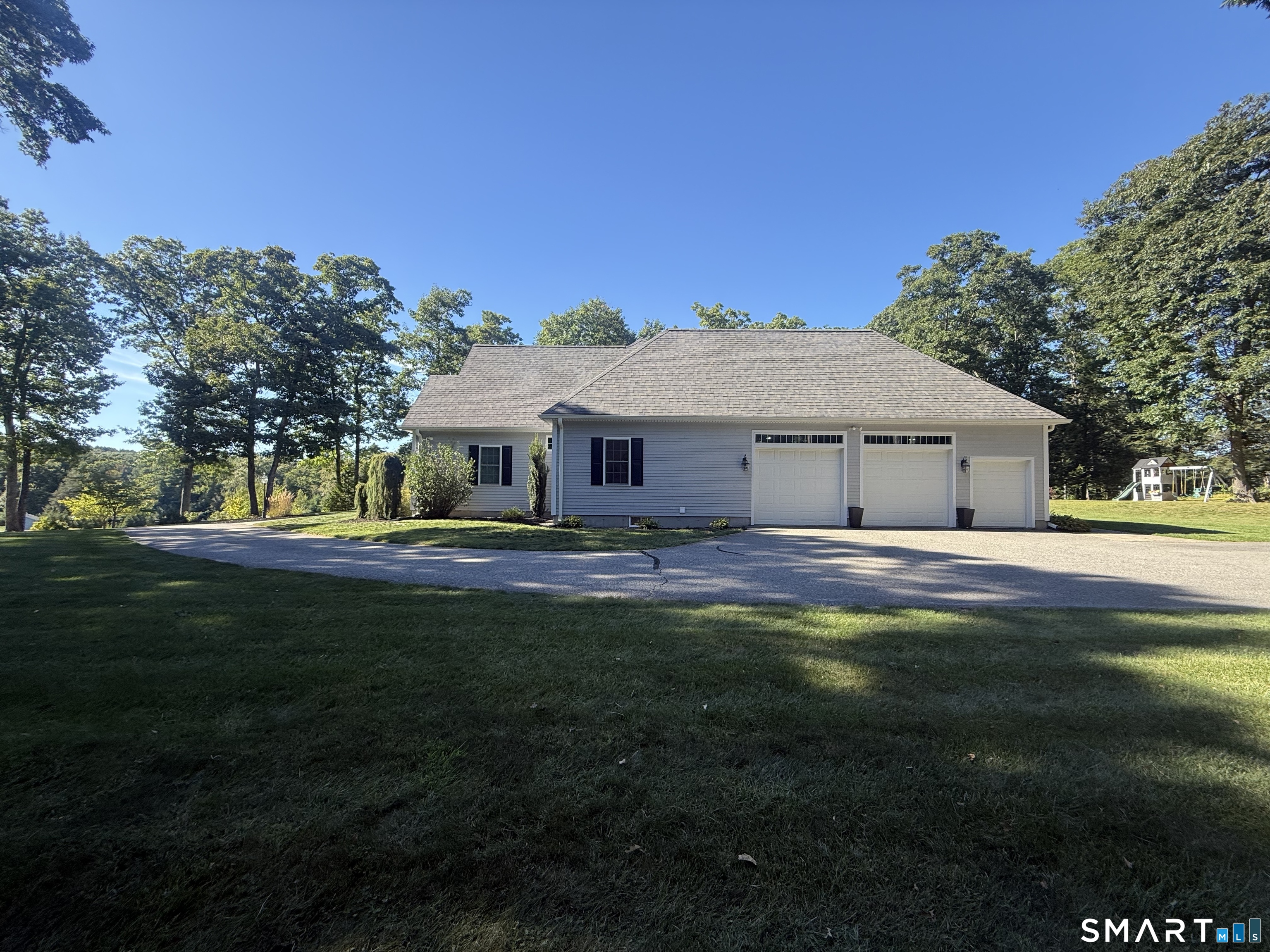 15 Brookside Landing Putnam CT 06260