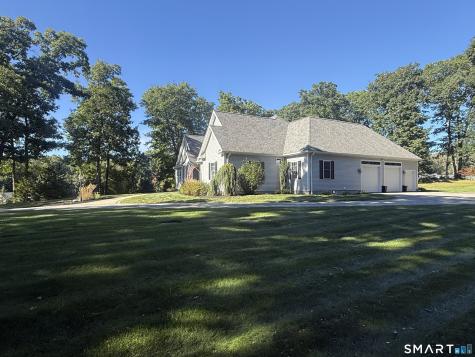 15 Brookside Landing Putnam CT 06260