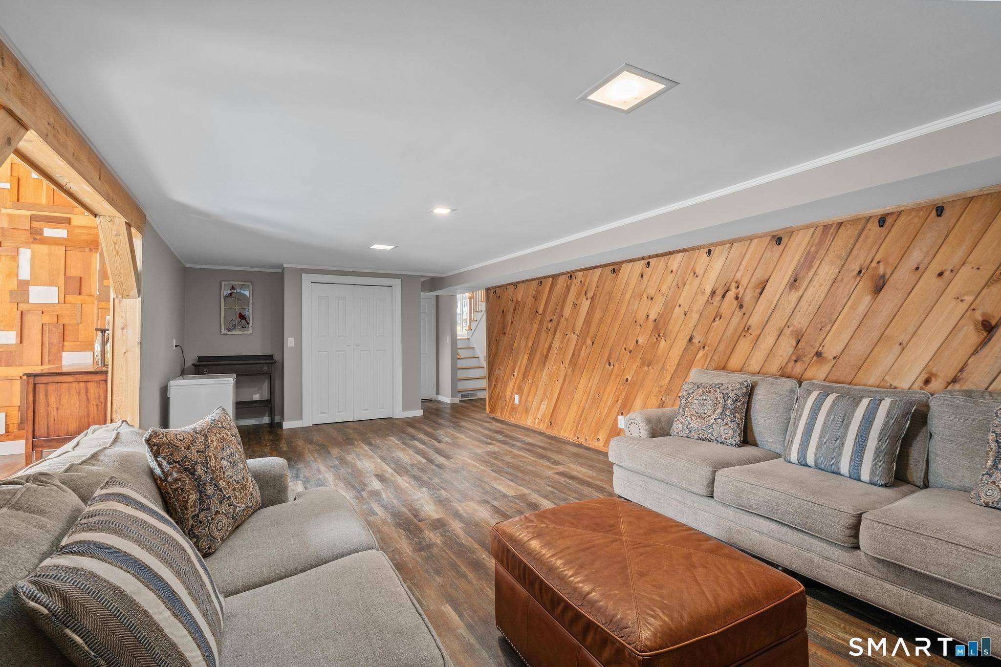 9 Juniper Lane West Hartford CT 06117