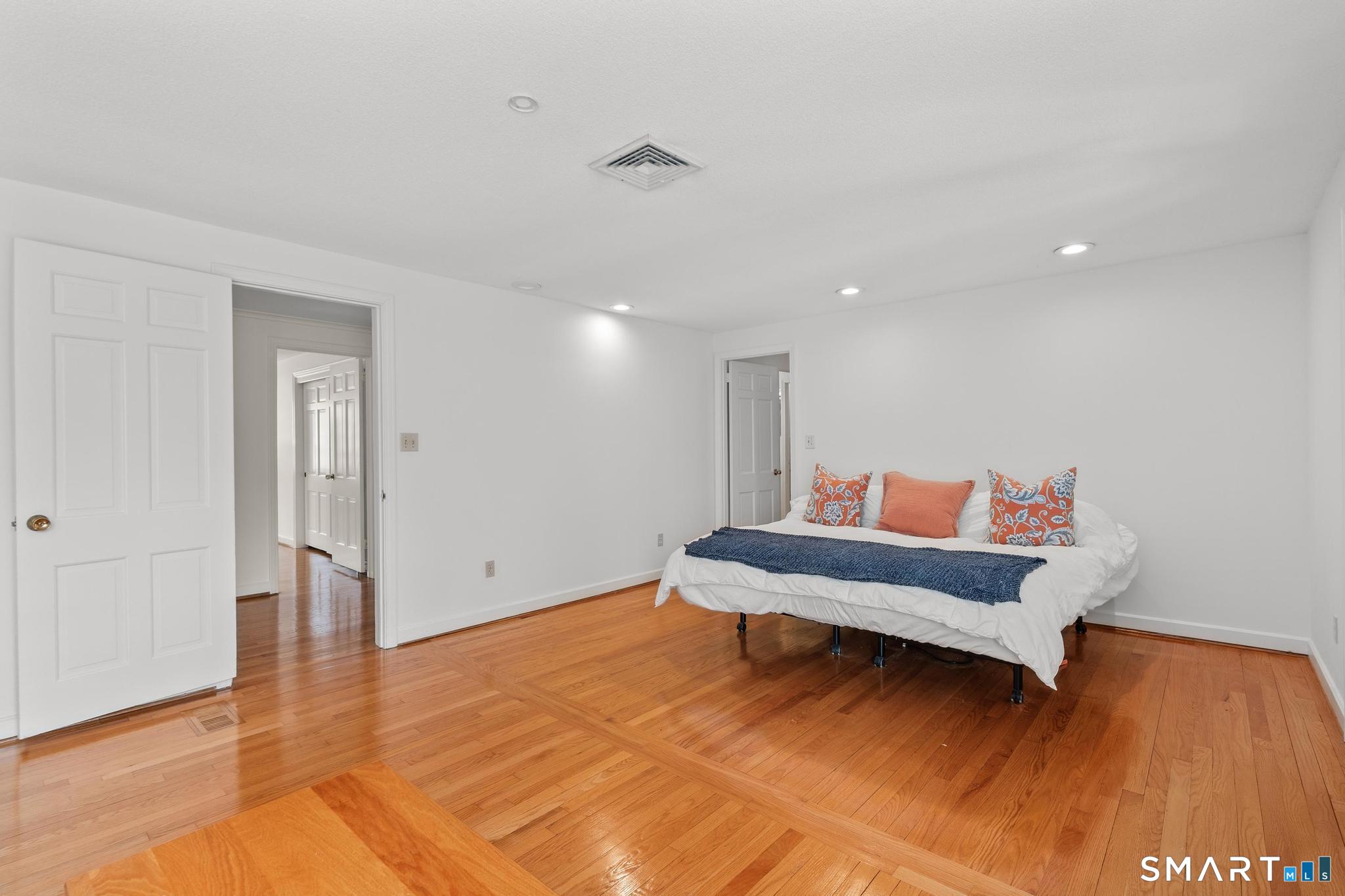 9 Juniper Lane West Hartford CT 06117