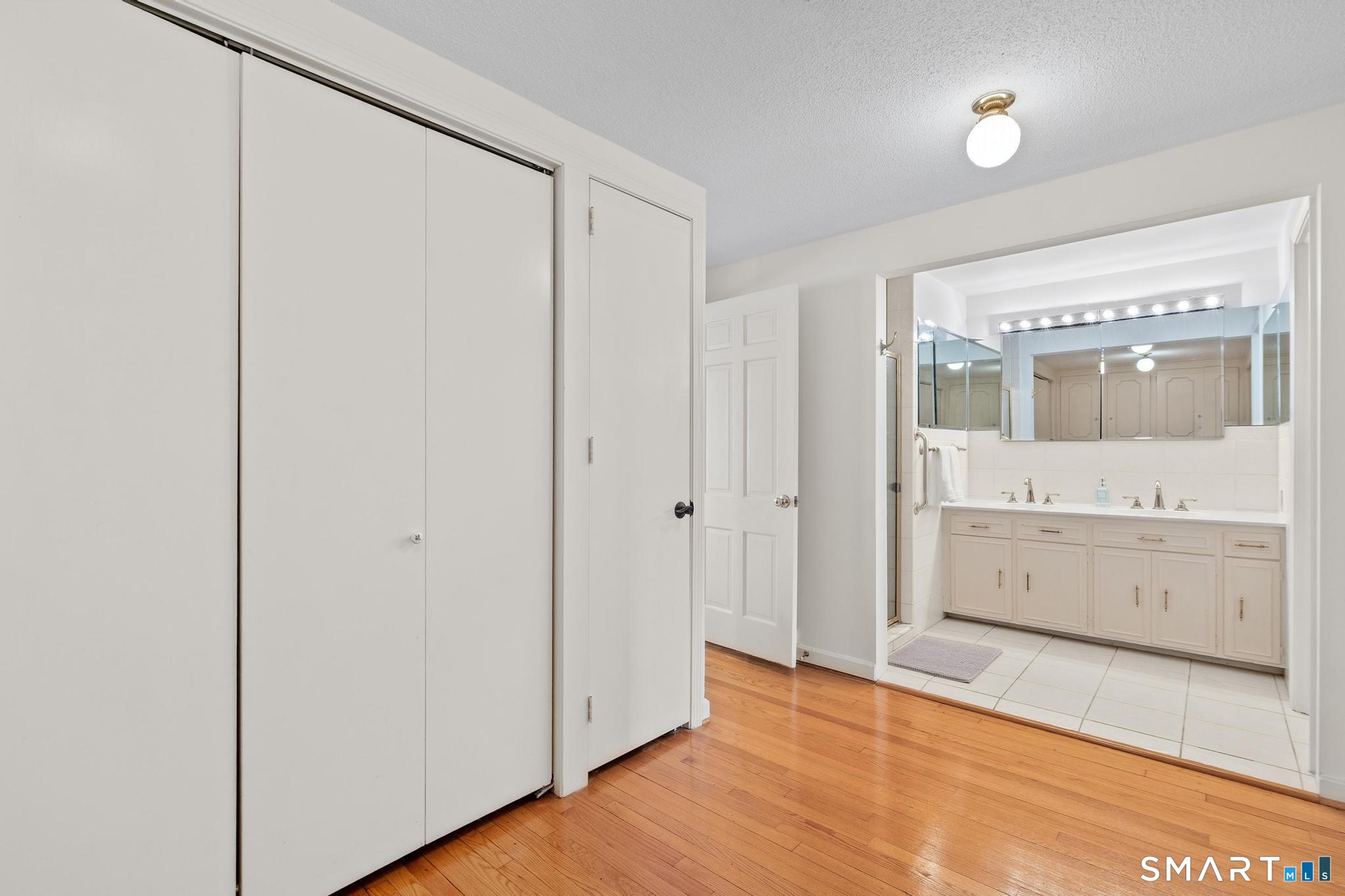 9 Juniper Lane West Hartford CT 06117