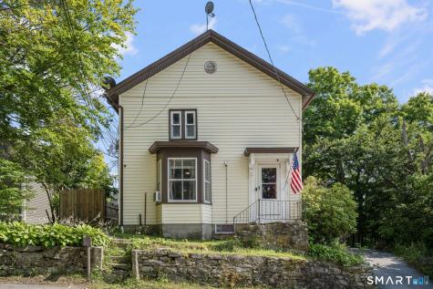 9 Hammond Street Putnam CT 06260