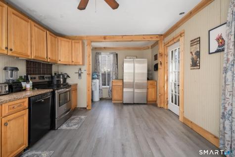 9 Hammond Street Putnam CT 06260
