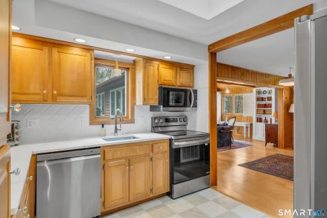 292 Shore Drive Guilford CT 06437