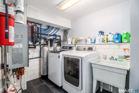 8 Marilyn Road Brookfield CT 06804