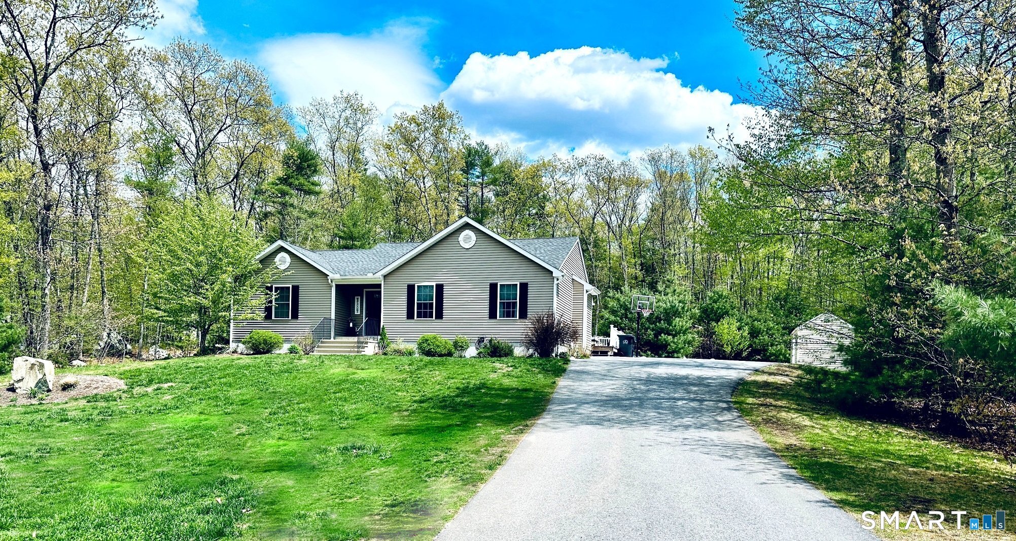 29 Logan Lane Thompson CT 06277