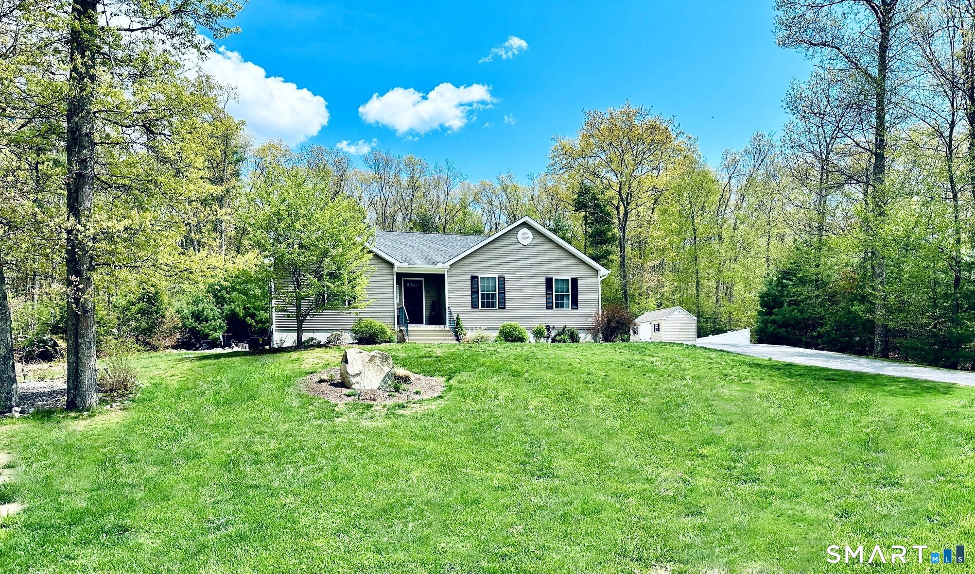29 Logan Lane Thompson CT 06277