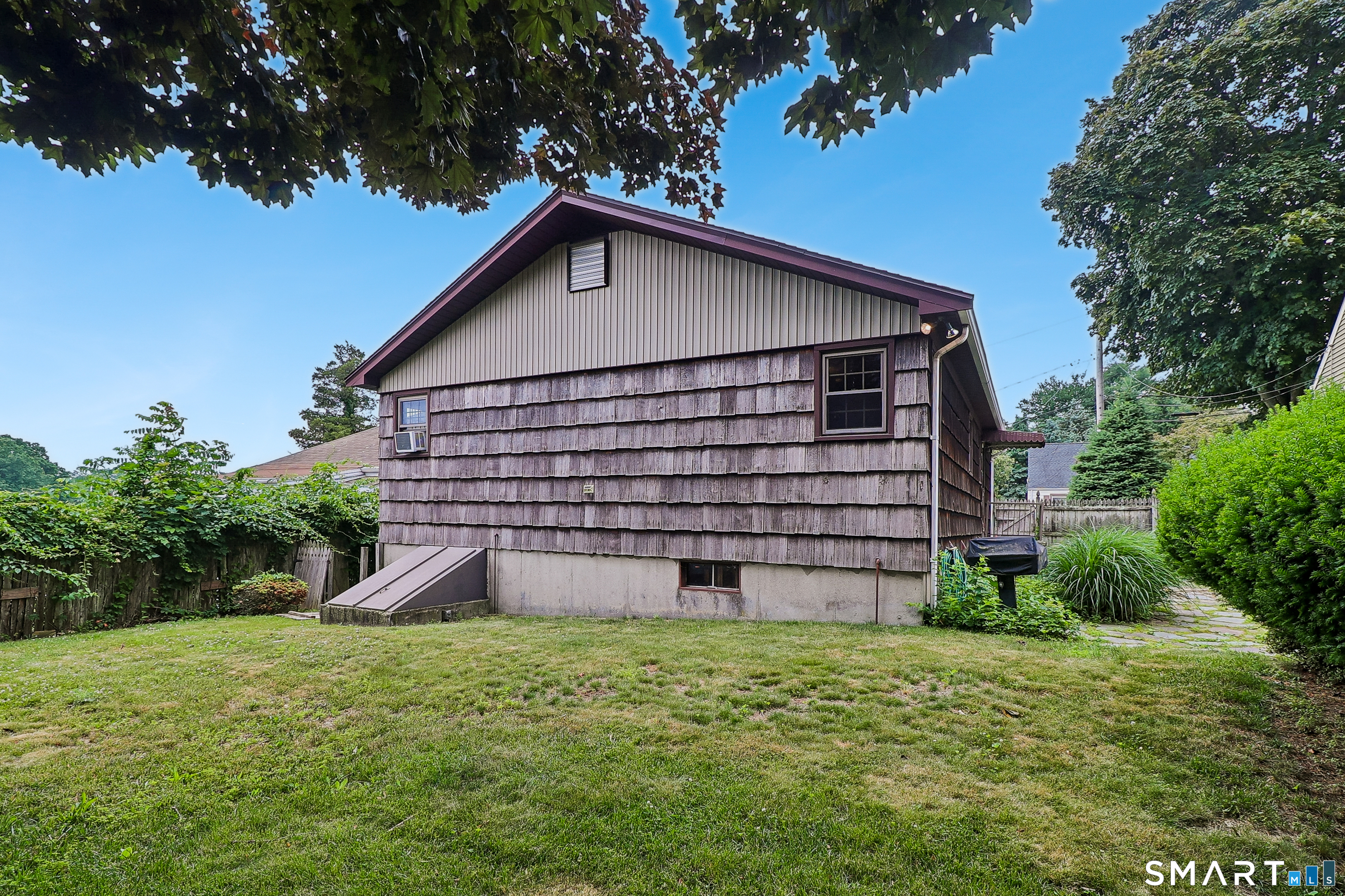 81 Shoreham Terrace Fairfield CT 06824