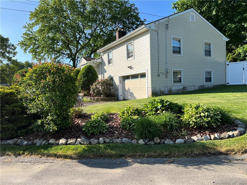 75 Kenfield Lane Waterbury CT 06708