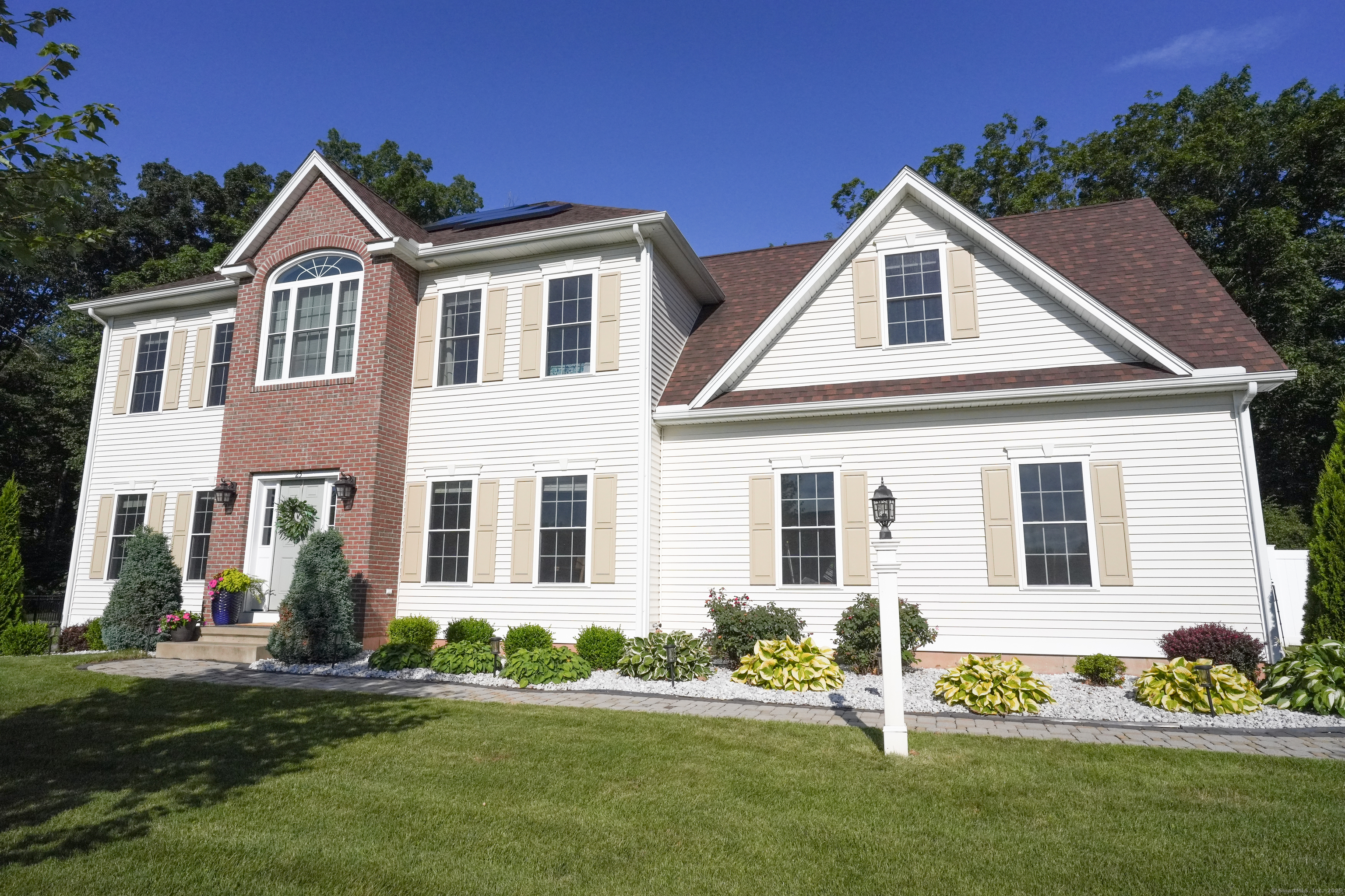 25 Arbor Way Suffield CT 06078