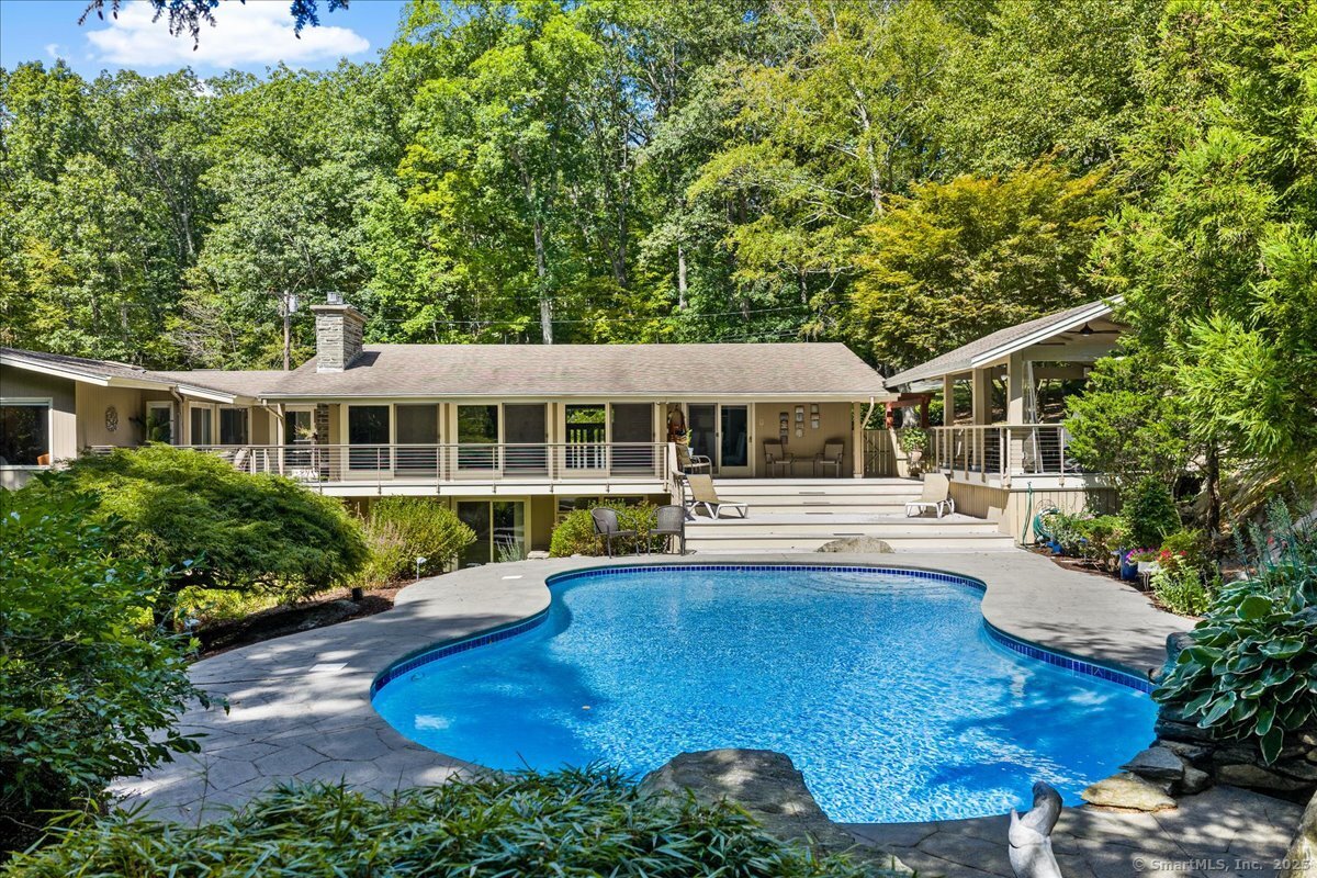 18 Huntington Lane Norwich CT 06360