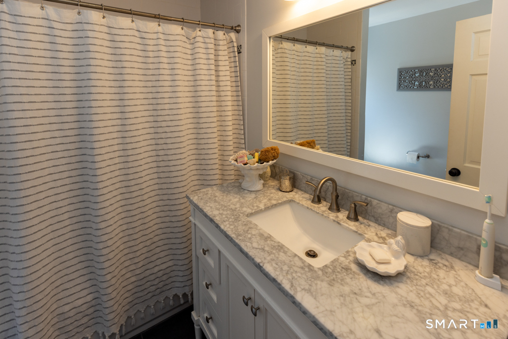 1 Oakridge Drive Old Lyme CT 06371