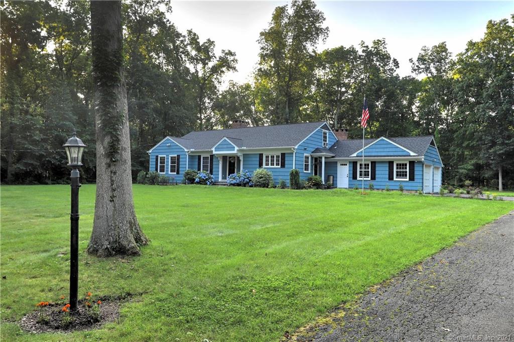 17 Hickory Lane Woodbridge CT 06525