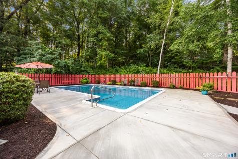 25 Stacy Court Cheshire CT 06410