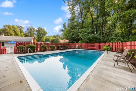 25 Stacy Court Cheshire CT 06410