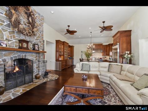 33 Meehan Road Woodstock CT 06281